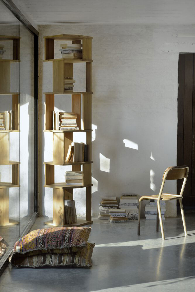 libreria-Colonna-Stairs-Ethnicraft-legno-03
