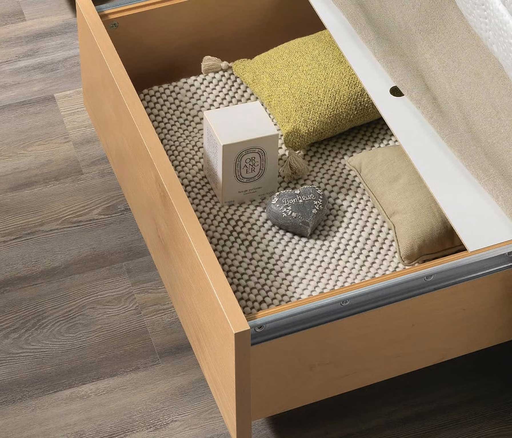 set-cassetti-in-legno-su-ruote-Dorsal-Onfuton-rivenditore-Milano
